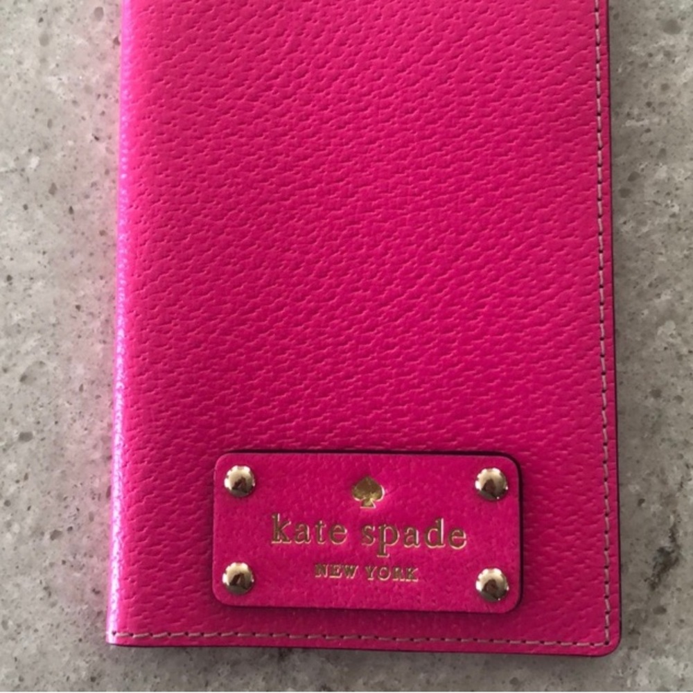 NWOT kate spade ♠️ passport holder